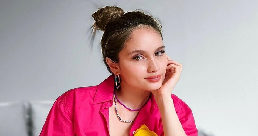 Cinta Laura, Artis Indonesia Poliglot Dalam 4 Bahasa Asing