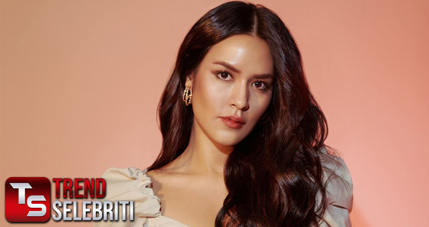 Raisa Artis Cantik Dengan Rambut panjang